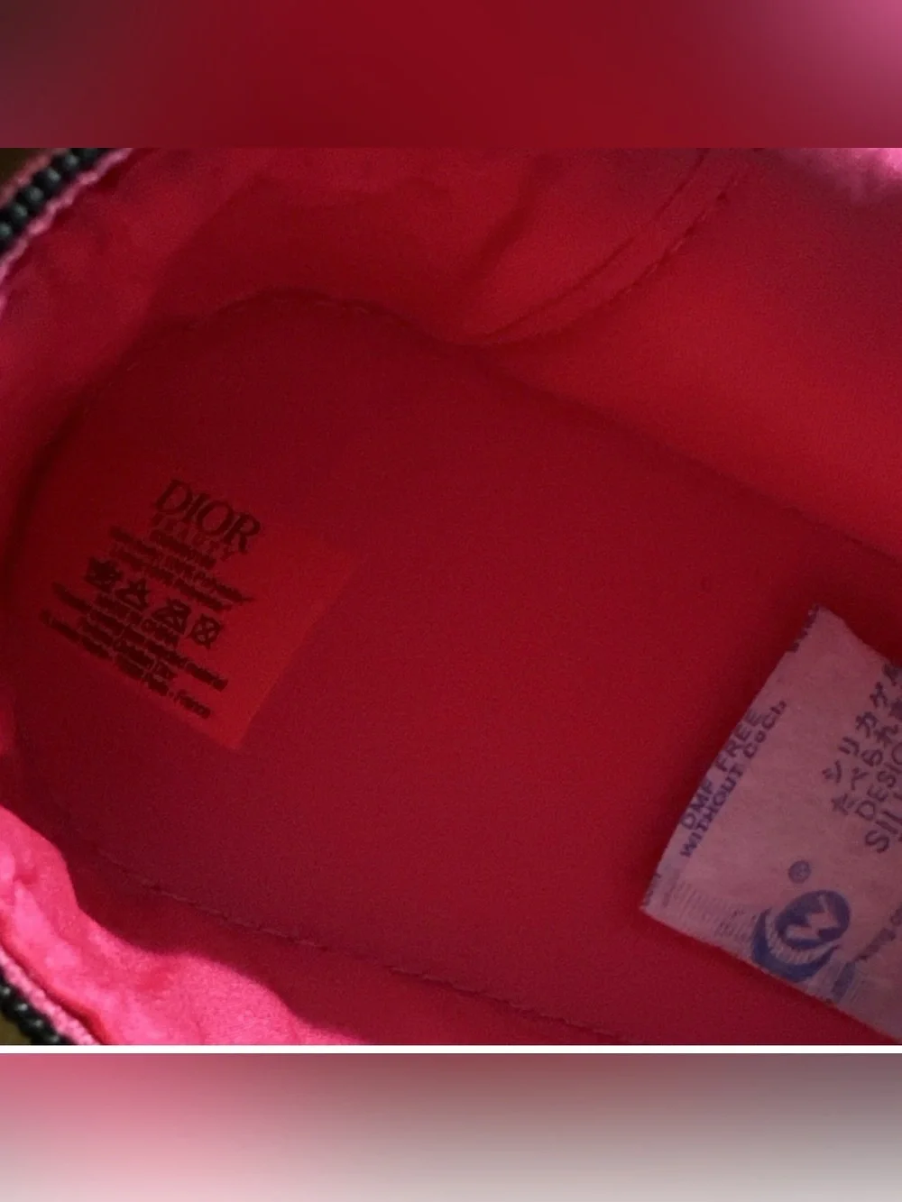 Dior Limited Edition Hot Pink Makeup Bag Vanity & Bonus Gift - Picture 6 of 8